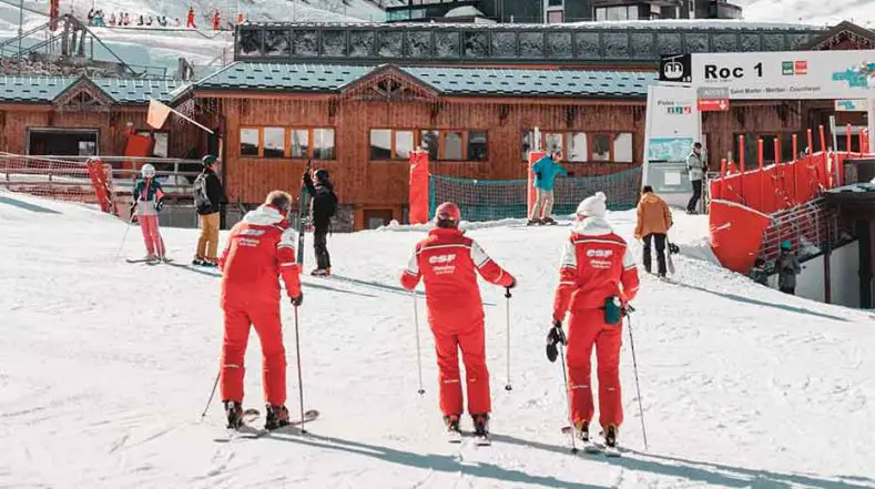 Skiing instructors