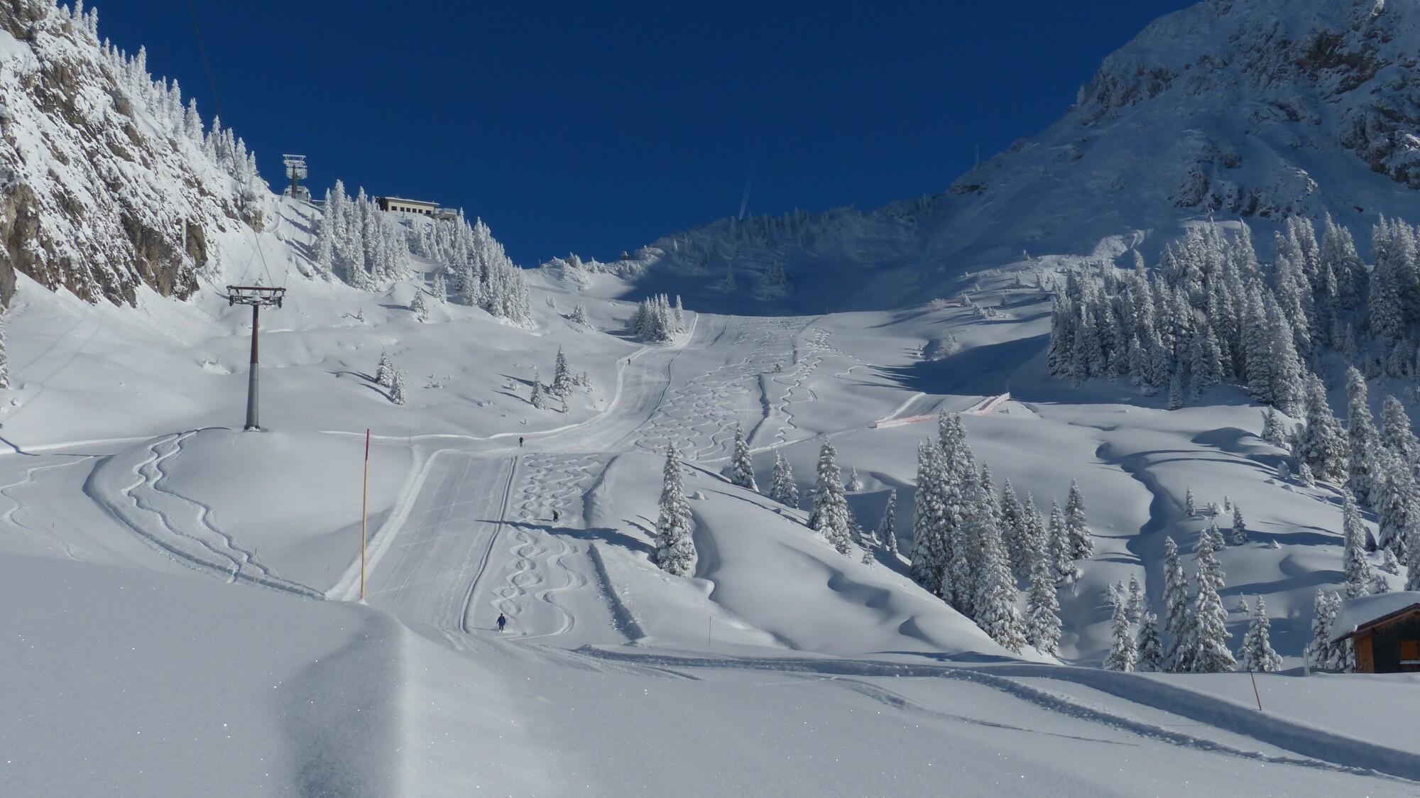 Snowblades - Why Some People Ride Short Blades Instead of Skis